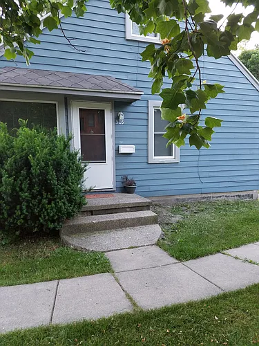 509 N Hagadorn Rd Photo 1