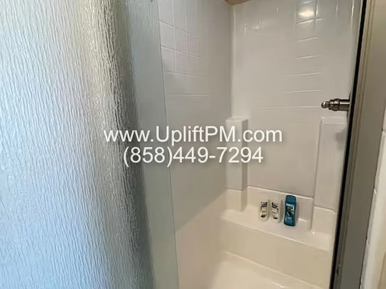 5402 Balboa Arms Dr #305 — Photo 8
