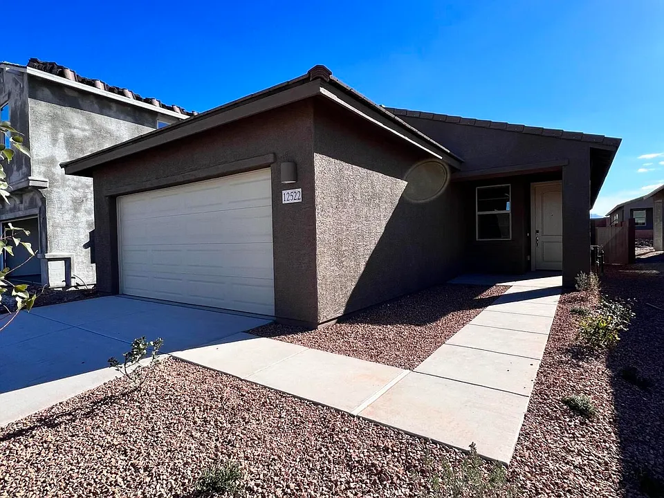 12522 E Patch Dr