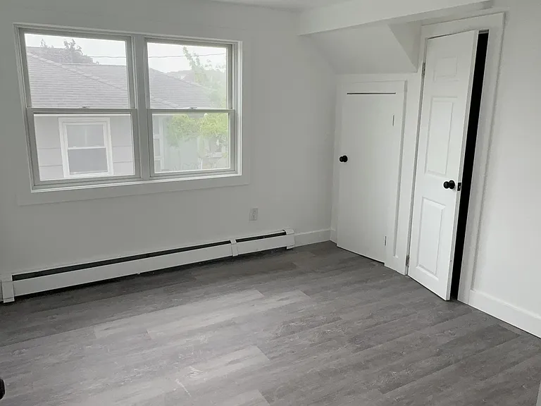 610 Laurelton Blvd #3 — Photo 14
