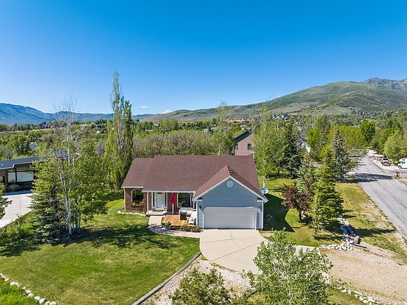 2nd image of 4838 E Fairway Cir