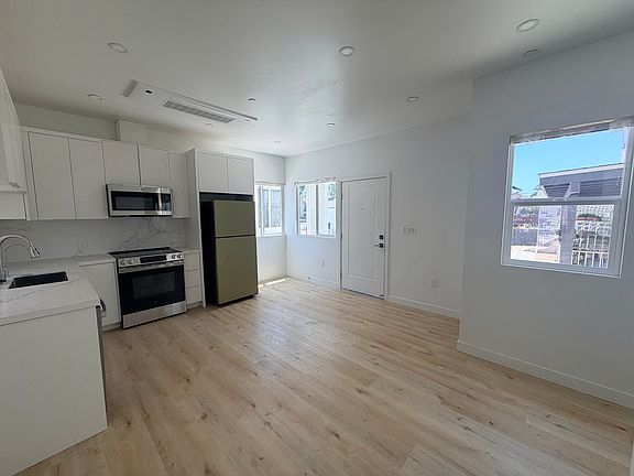 5th image of 557-3 Casselman St