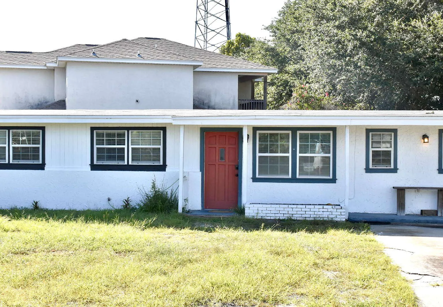 3 bed, 1.0 bath, $1,900 — Photo 1
