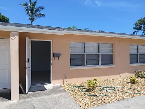 Floor plan 1360 C Carlton Ct