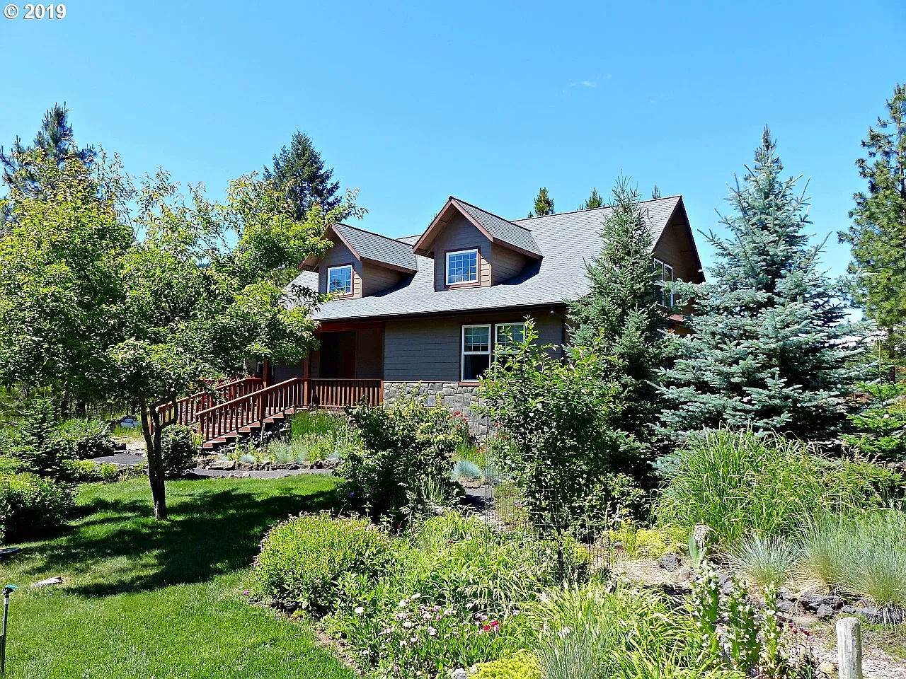 745 Sunnyside Rd photo 1