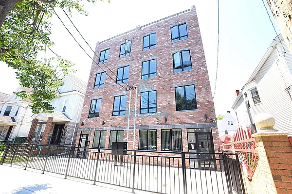 Rented by null | media 28