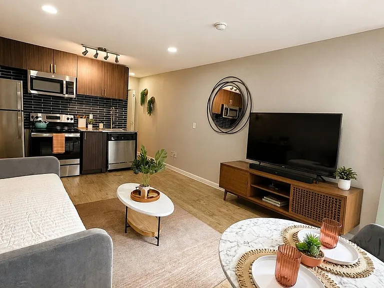 Alma Apartments — Photo 59