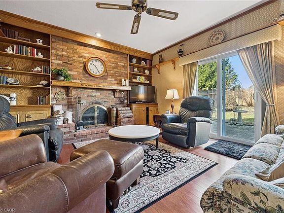 2nd image of 2486 Oak Row Cres
