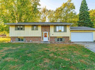 201 Heritage Ct, Delavan, IL