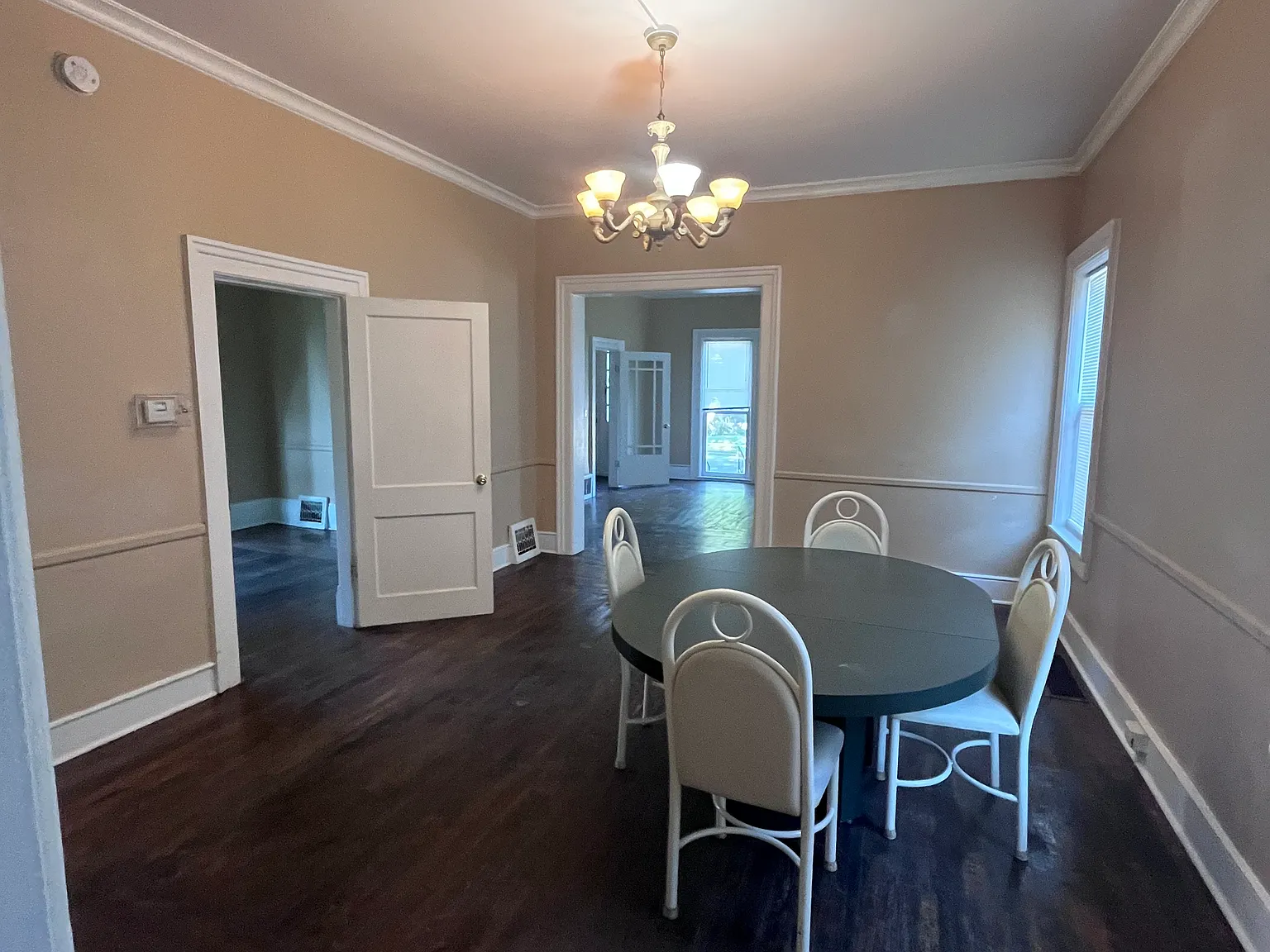 2 bed, 1100 sqft, $1,200 — Photo 2