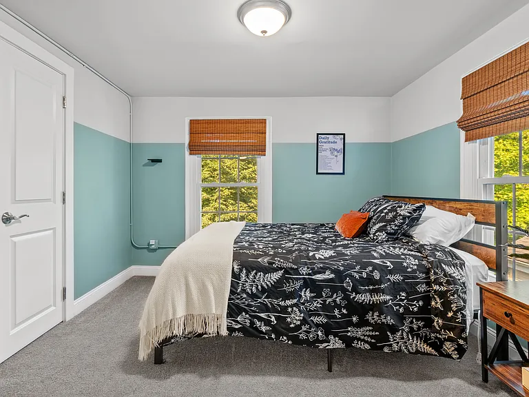 324 Washington St #1 — Photo 4