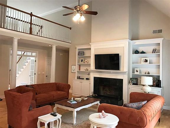4th image of 2241 Glenridge Dr