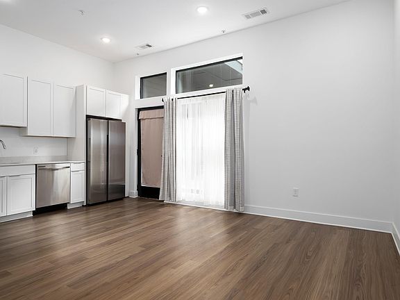 4th image of 1329 4th Ave S #317