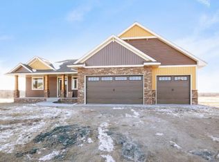 29394 Scenic Dr, Chisago City, MN 55013