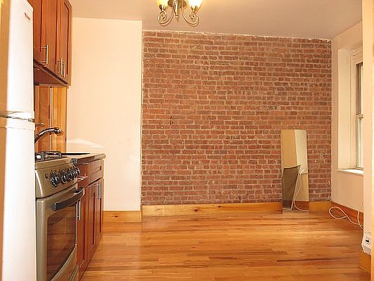 5th image of 559 Saint Johns Pl #2A