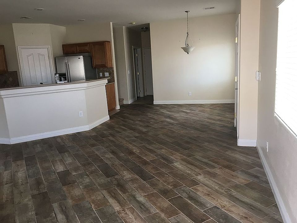 Tile floors downstairs