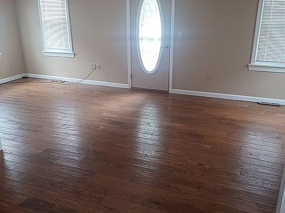 4th image of 214 E 15th St