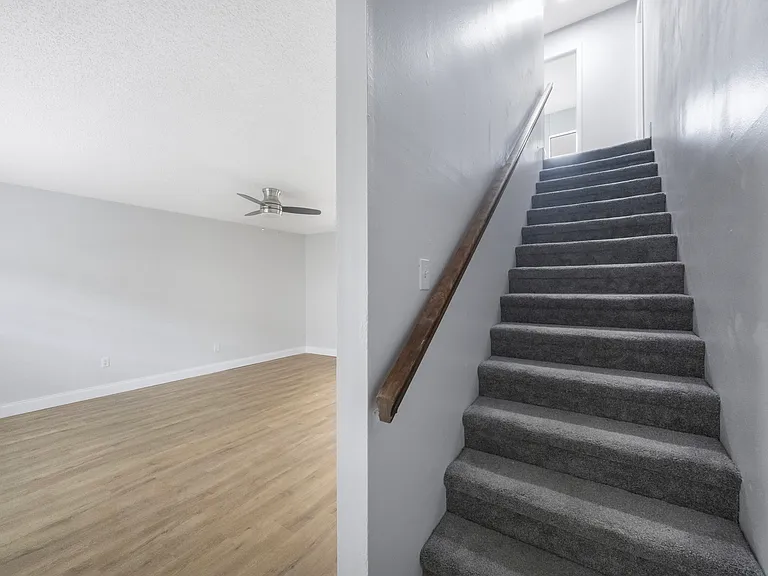 200 Westwood Ter N #122 — Photo 8