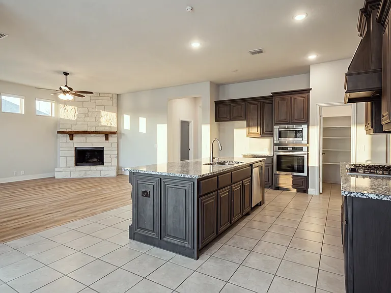 1514 Nighthawk Ln — Photo 11