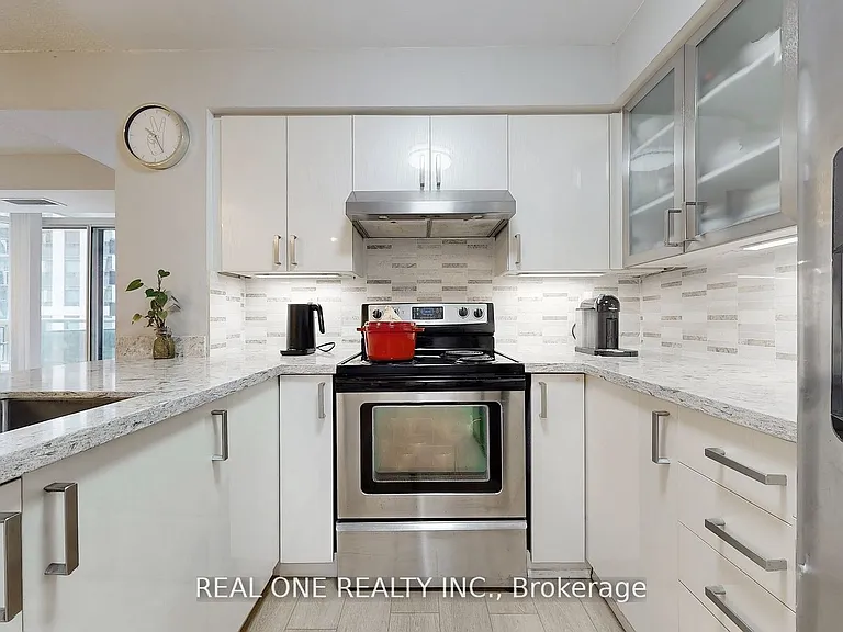 153 Beecroft Rd #501 — Photo 10