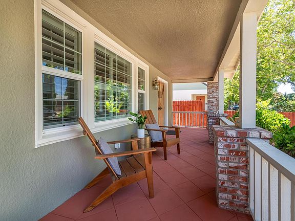 4th image of 4121 53rd St