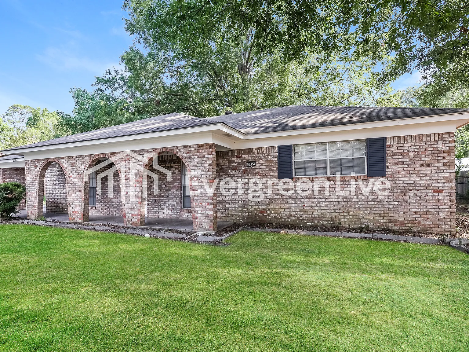 3 bed, 2.0 bath, 1325 sqft, $1,595 — Photo 2