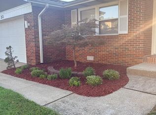 33 Mar Jacques Dr, Swansea, IL 62226