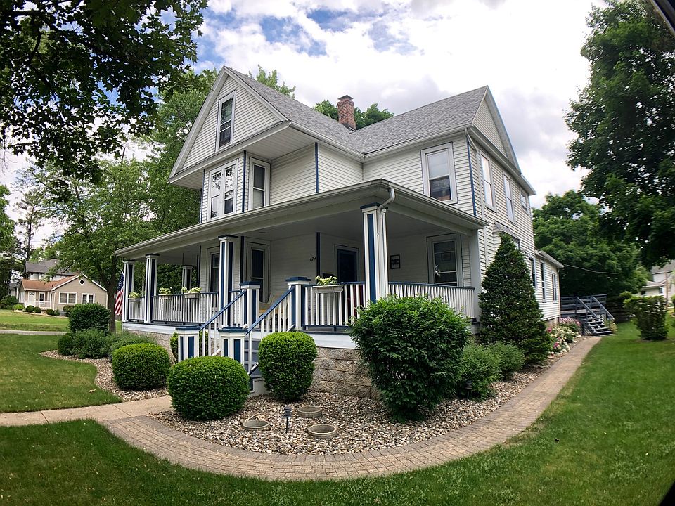 424 N Locust St, Momence, IL 60954 Zillow