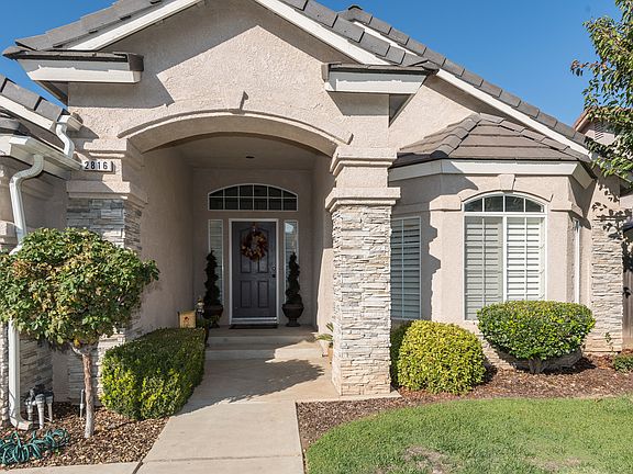 2nd image of 2816 E Ryan Ln