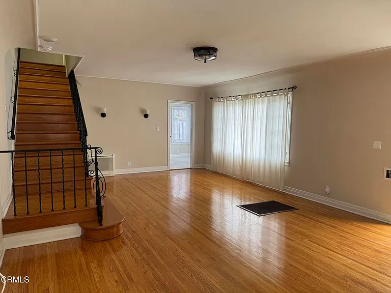 920 Summit Dr — Photo 6