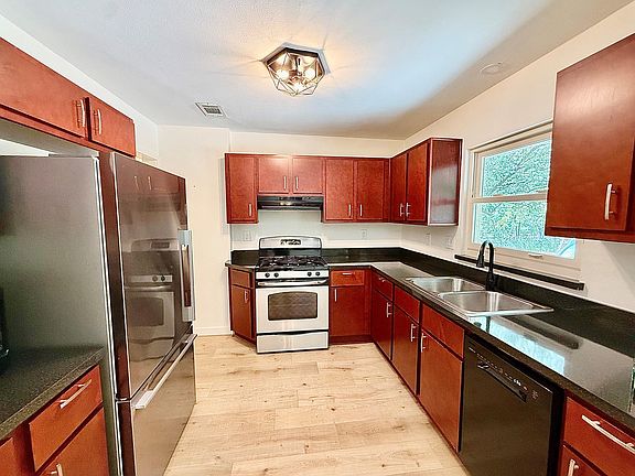 4th image of 7608 Tisdale Dr