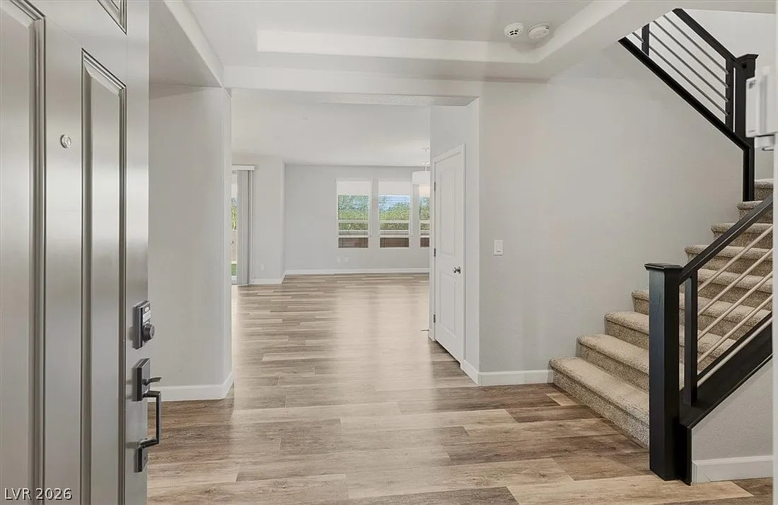 5 bed, 4.0 bath, 2850 sqft, $4,230 — Photo 2