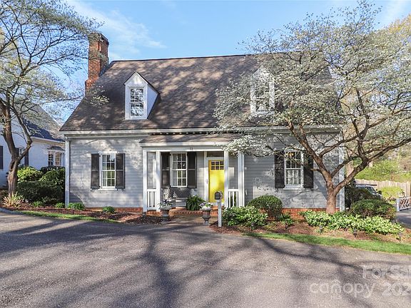 2nd image of 13 Brookgreen Pl #13