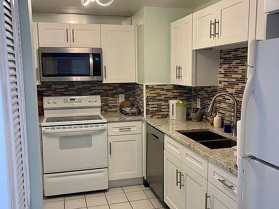 3rd image of 5600 N Flagler Dr APT 604