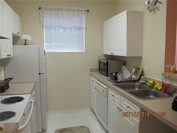 4th image of 18001 Richmond Pl Dr APT 1127