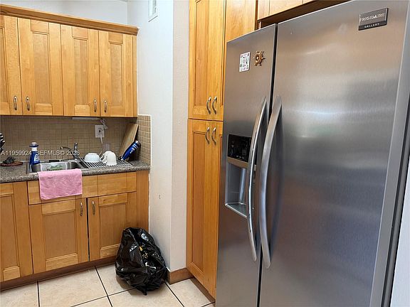 3rd image of 575 W 69th St APT 205
