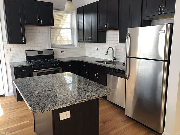 2nd image of 3622 N Marshfield Ave