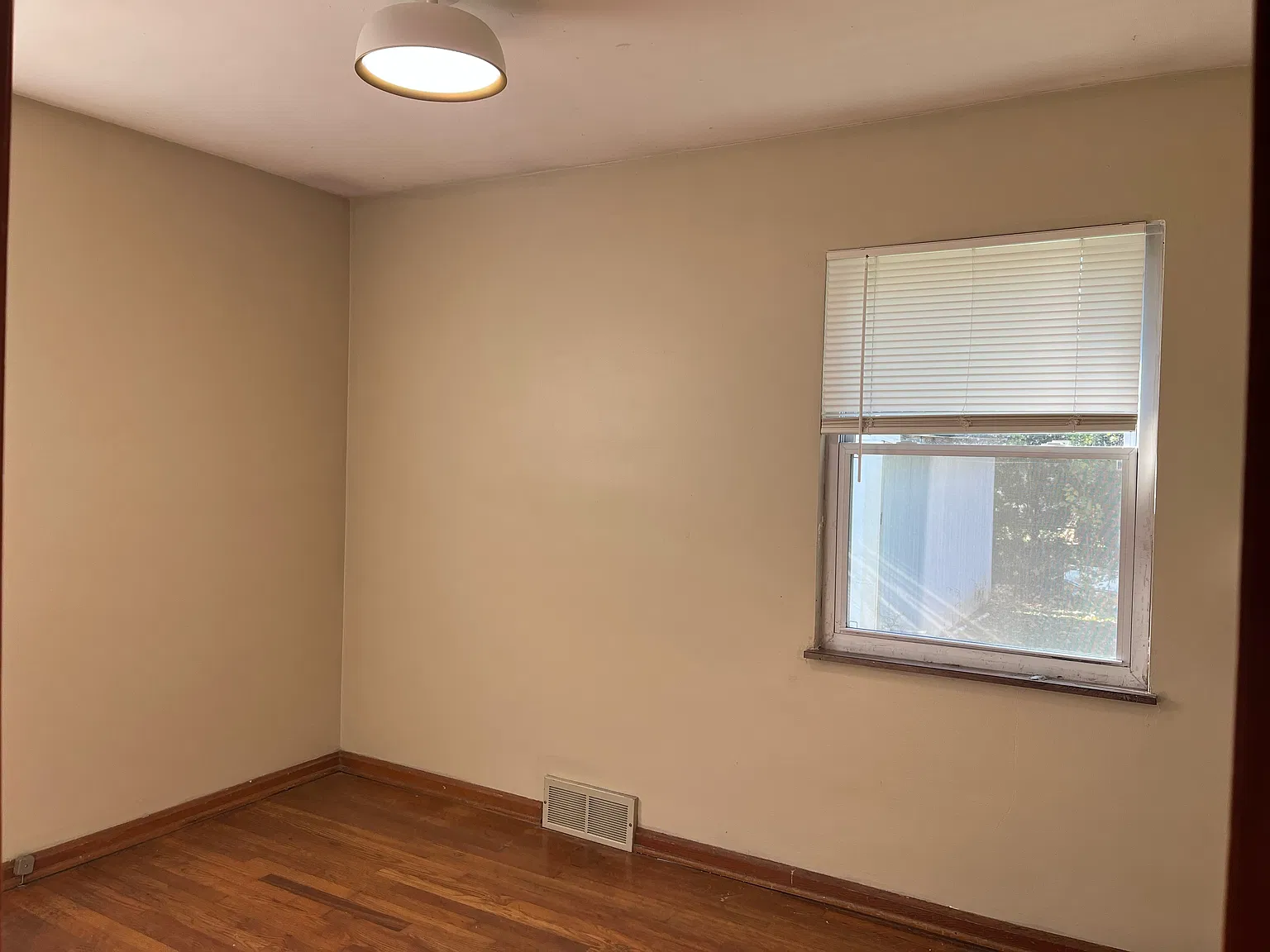 3 bed, 1309 sqft, $1,600 — Photo 3