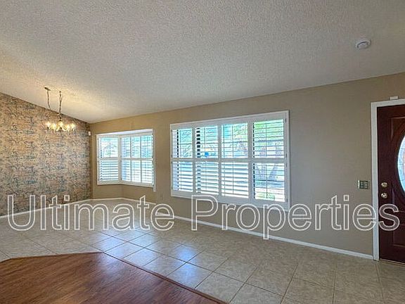 3rd image of 14735 W Buttonwood Dr