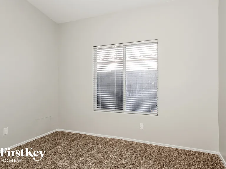 11029 W Almeria Rd — Photo 10