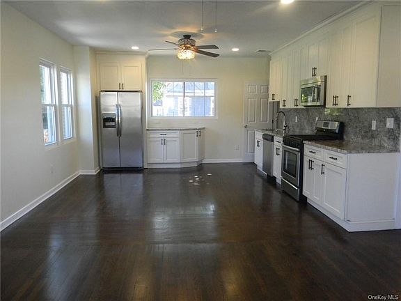 4th image of 65 E Maltbie Ave