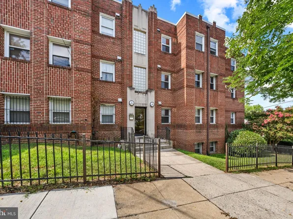 1800 28th Pl SE APT 205, Washington, DC 20010