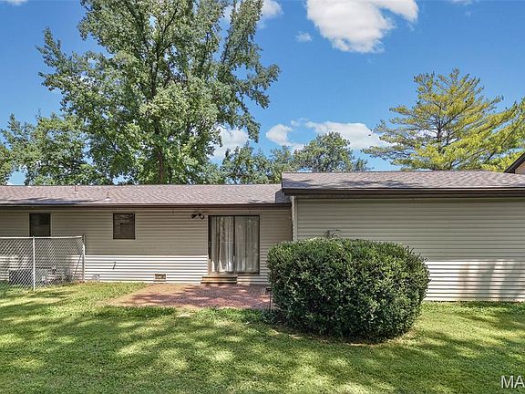2nd image of 121 Turnbridge Dr