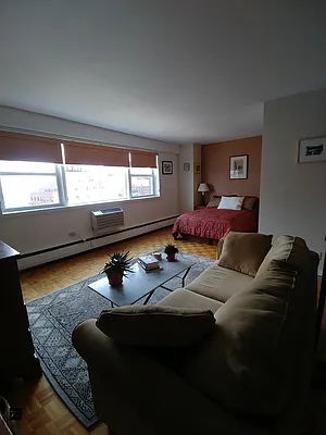 Sold by R New York | media 6