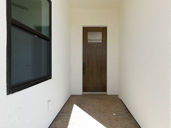 3rd image of 2905 E Beartrap Canyon Dr