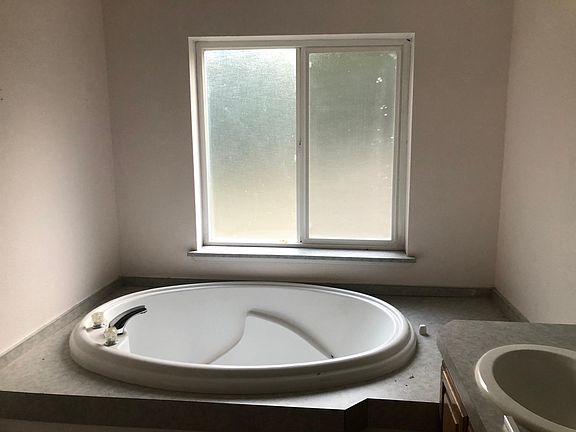 Soaking tub in Master Bath