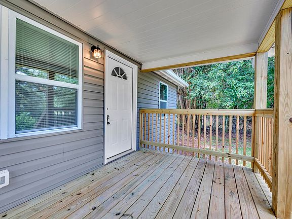 2nd image of 303 Cedar Ave