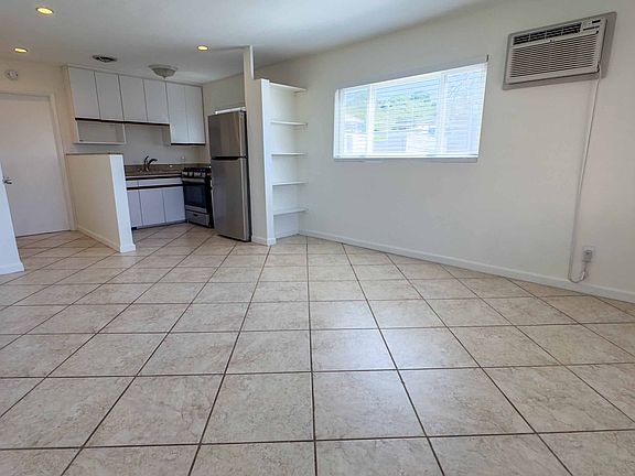 4th image of 7447-7453.5 Herschel Ave #74495