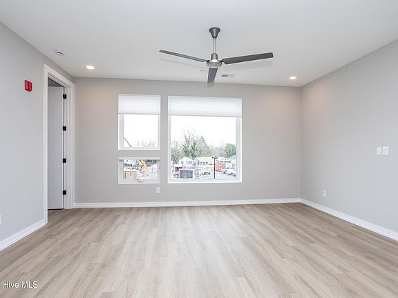 4th image of 607 N 11th St #206