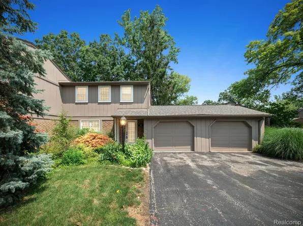 1192 Rolling Acres Dr, Bloomfield Hills, MI 48302